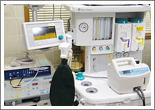 GEヘルスケアー社製の最新の高性能麻酔器（エスパイア7900）と患者監視モニター（CARESCAPE B650）
